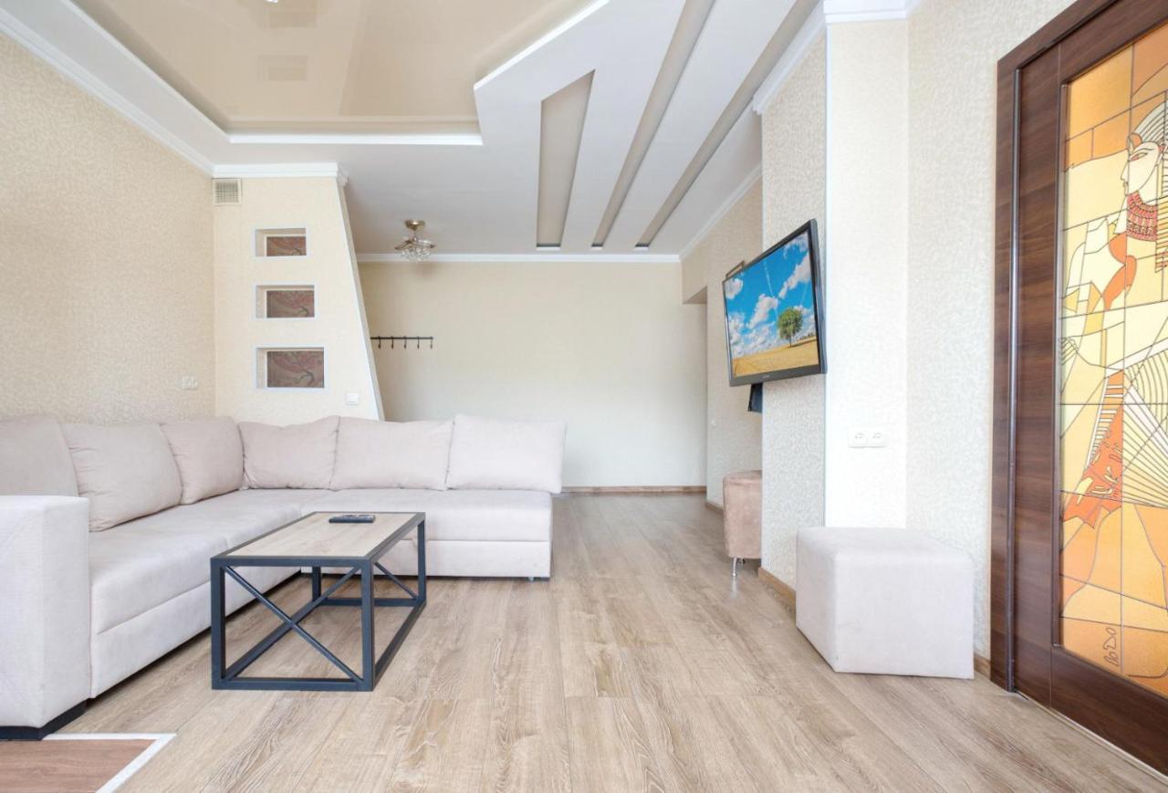 Stay Inn Apartments On 33 Sayat-Nova Avenue เยเรวาน ภายนอก รูปภาพ