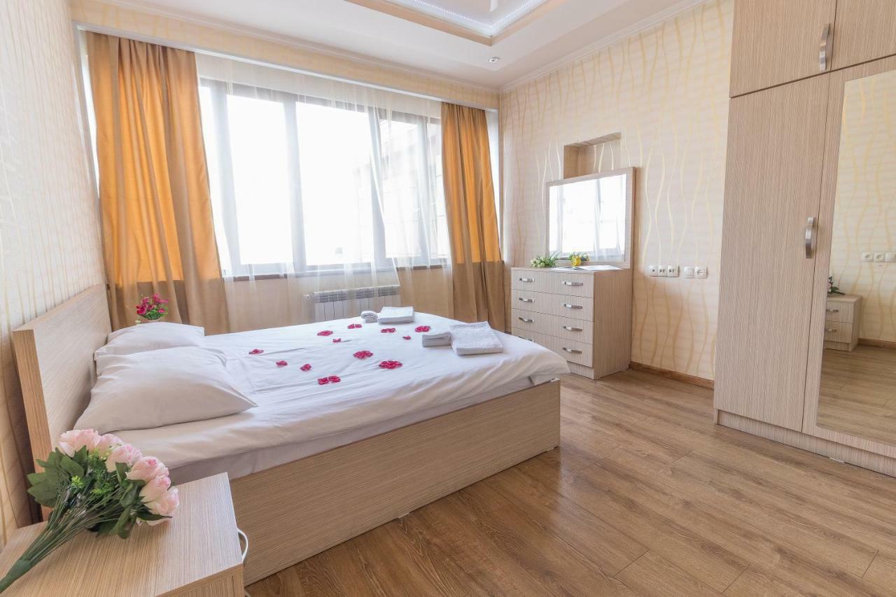 Stay Inn Apartments On 33 Sayat-Nova Avenue เยเรวาน ภายนอก รูปภาพ