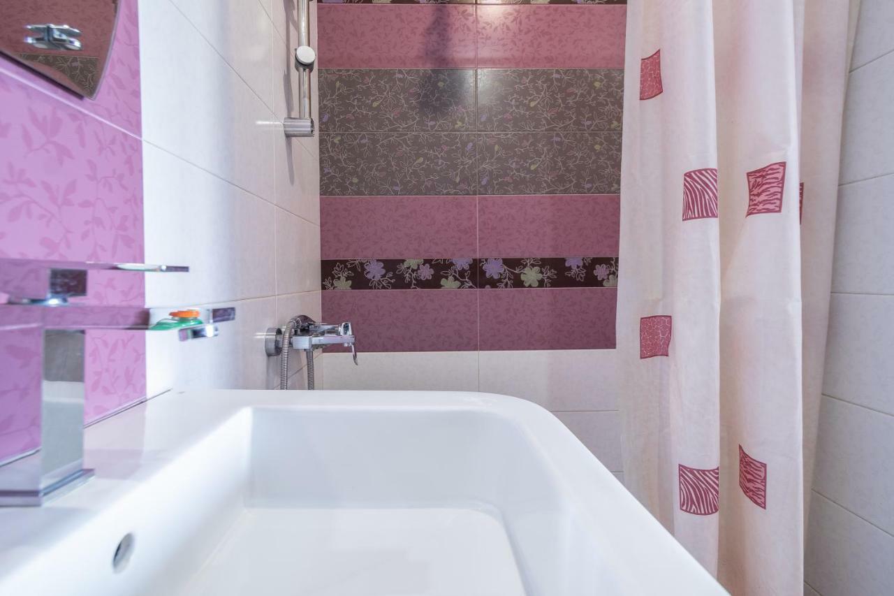 Stay Inn Apartments On 33 Sayat-Nova Avenue เยเรวาน ภายนอก รูปภาพ
