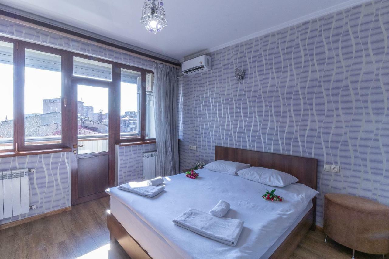 Stay Inn Apartments On 33 Sayat-Nova Avenue เยเรวาน ภายนอก รูปภาพ