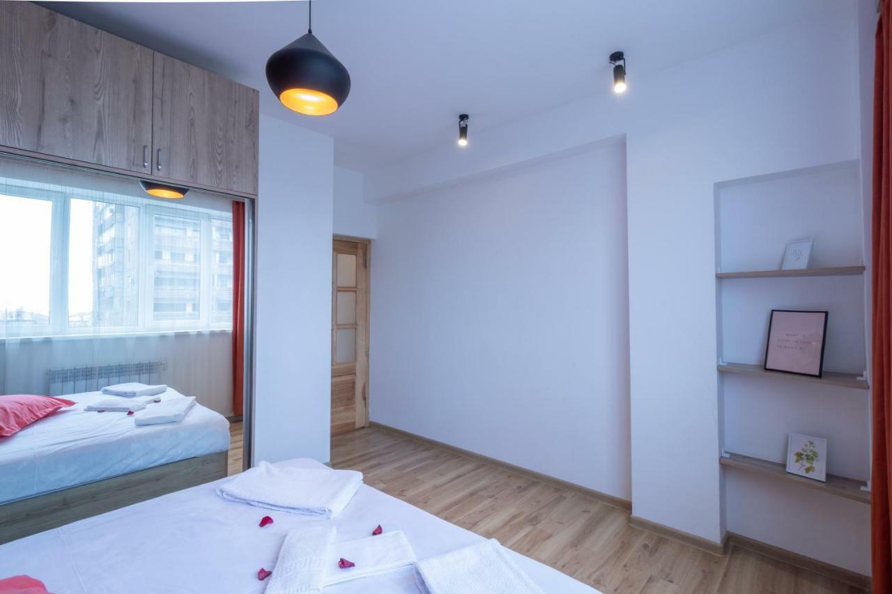 Stay Inn Apartments On 33 Sayat-Nova Avenue เยเรวาน ภายนอก รูปภาพ