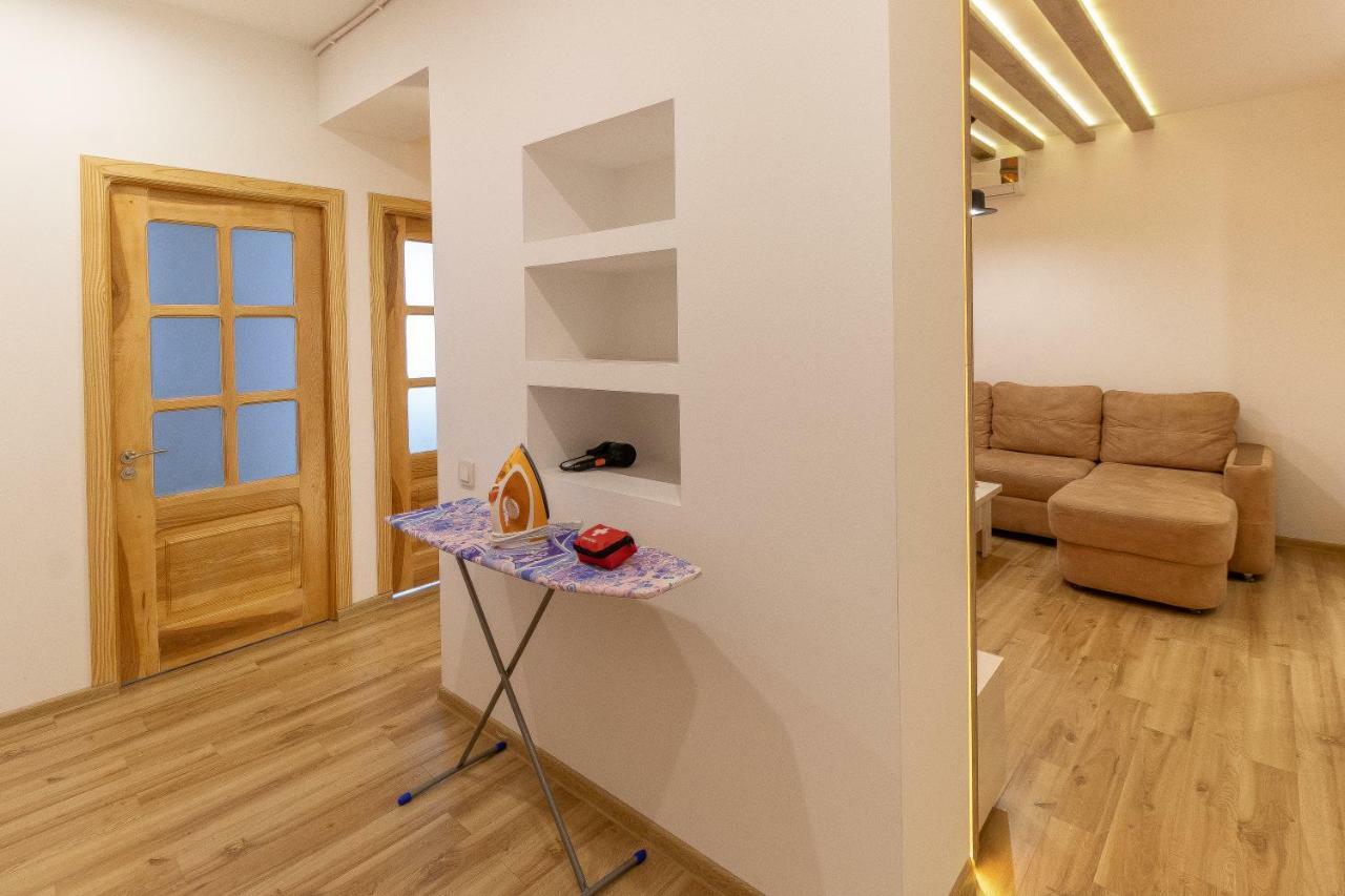Stay Inn Apartments On 33 Sayat-Nova Avenue เยเรวาน ภายนอก รูปภาพ